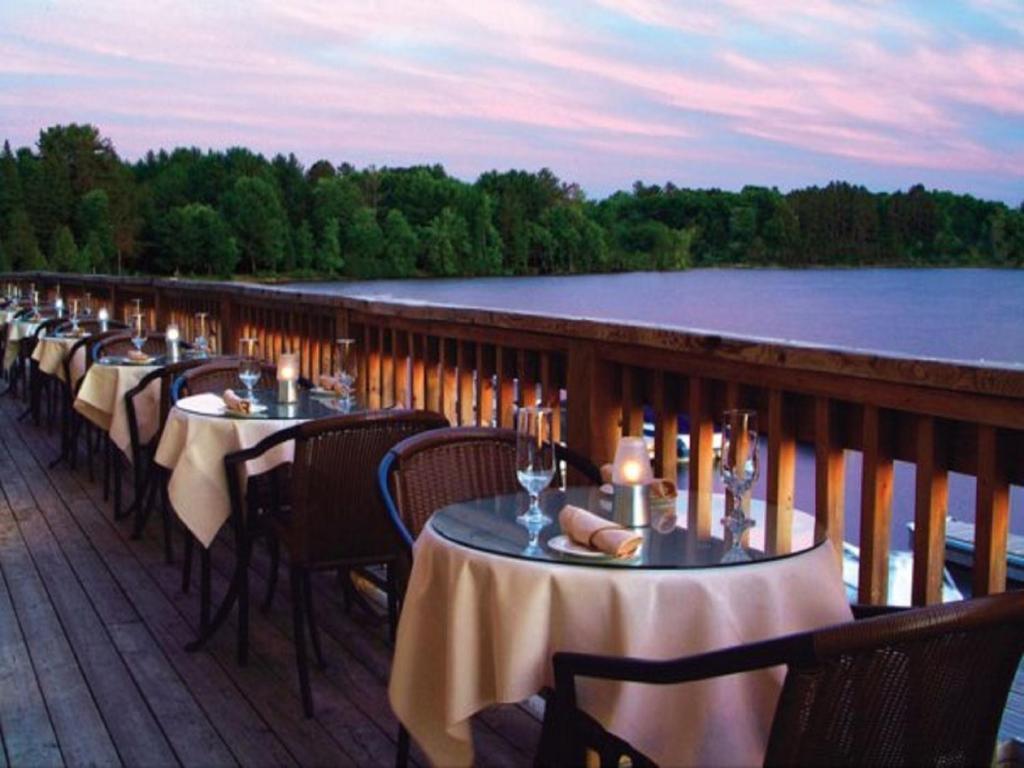 Taboo Muskoka Hotell Gravenhurst Eksteriør bilde